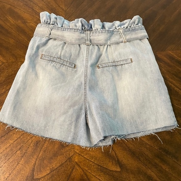 BLANK NYC High Waist Denim Self-Belt Shorts Light Wash Size 28 NWT - Picture 5 of 6